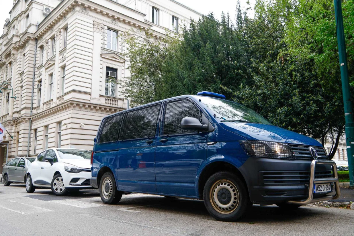 Akcija Koverta, policija, pretres, Vlada KS, Enda Pavić Pečenković, MUP KS, marica, kombi/Damir Deljo