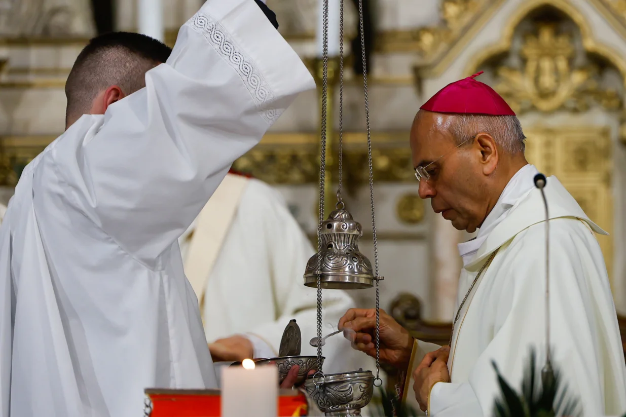 U sarajevskoj katedrali Srca Isusova u petak je održana misa zadušnica za papu Franju/Damir Deljo
