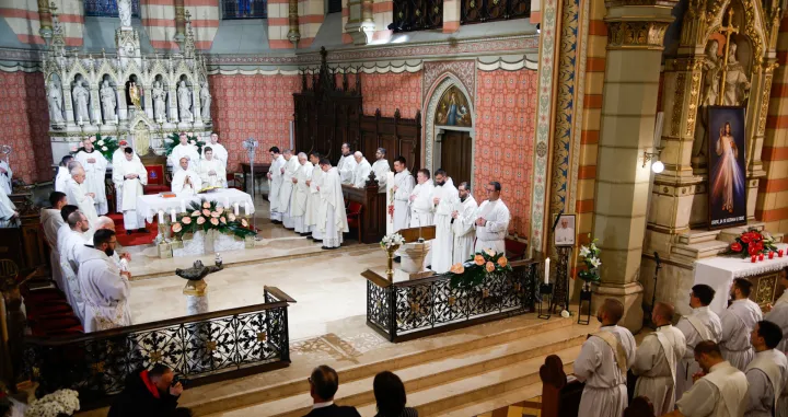 U sarajevskoj katedrali Srca Isusova u petak je održana misa zadušnica za papu Franju/Damir Deljo