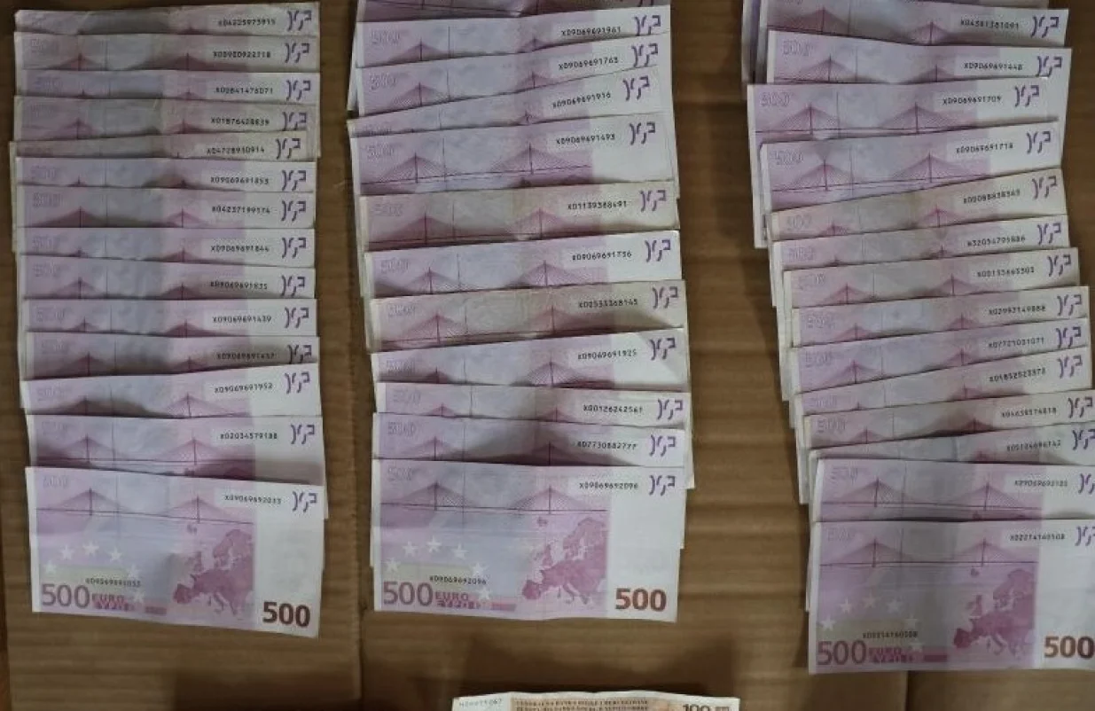 Novac oduzet od lažnog ljekara/Mup Ks