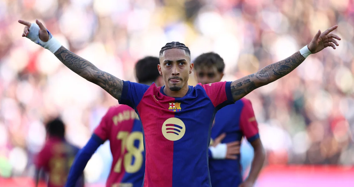 Soccer Football - LaLiga - FC Barcelona v Celta Vigo - Estadi Olimpic Lluis Companys, Barcelona, Spain - April 19, 2025 FC Barcelona's Raphinha celebrates scoring their fourth goal REUTERS/Albert Gea