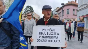 protest penzionera u tuzli/Tuzlanski.ba