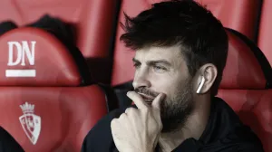 epa10294588 FC Barcelona's defender Gerard Pique reacts on the bench ahead of the Spanish LaLiga soccer match between CA Osasuna and FC Barcelona, in Pamplona, northern Spain, 08 November 2022. EPA/Jesus Diges