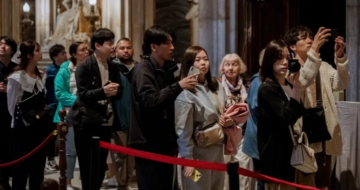 Posjetioci odaju počast papi Franji/Anadolija/