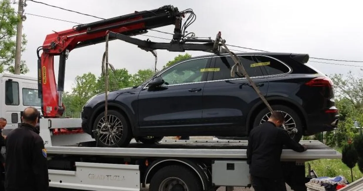 automobil oduzet od lažnog ljekara/Mup Ks