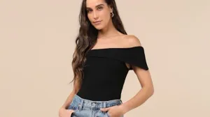 Top spuštenih ramena//