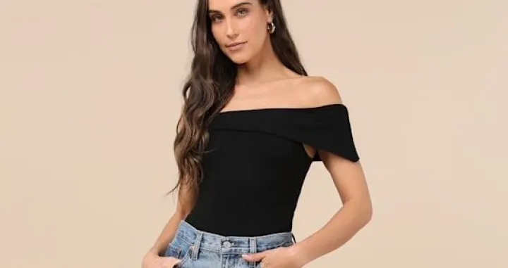 Top spuštenih ramena//