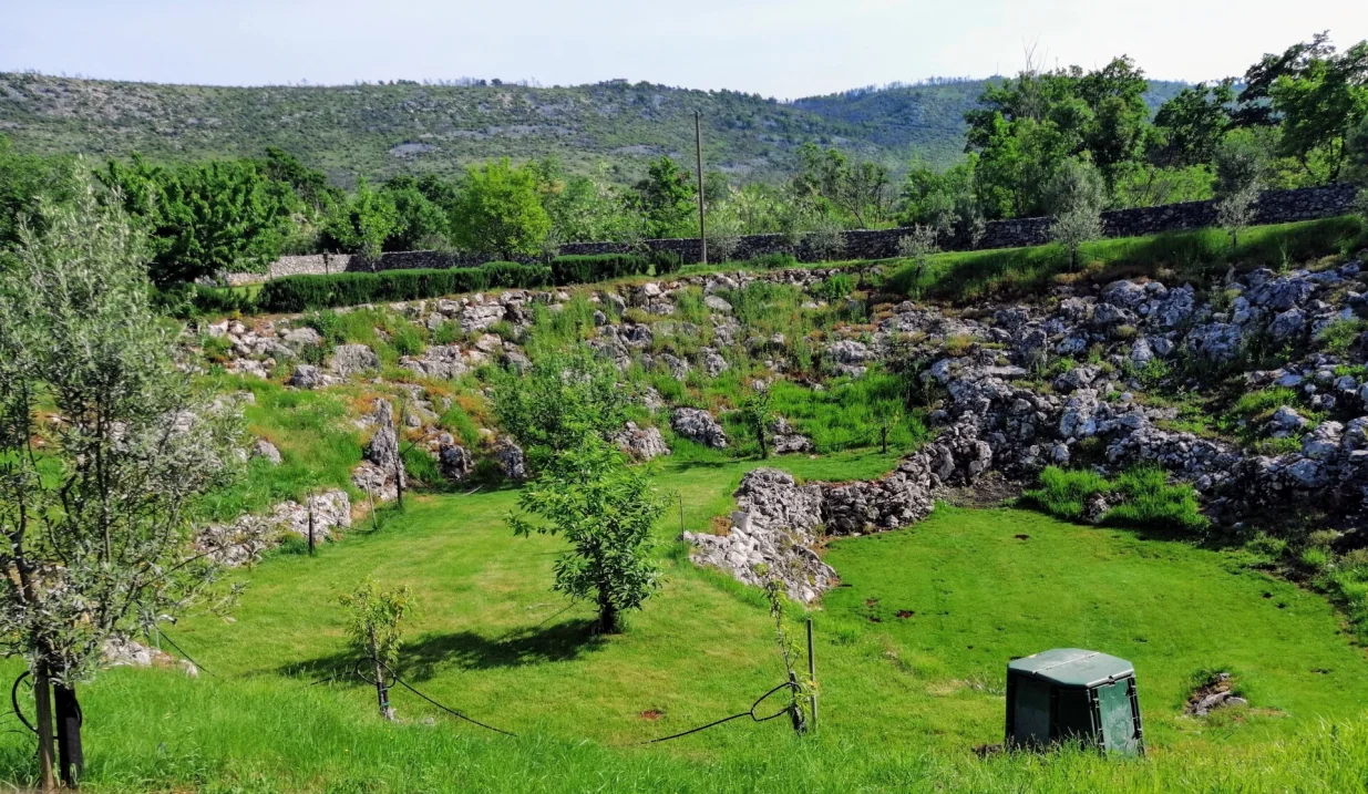 Dio vrta ostavljen u originalnom stanju/