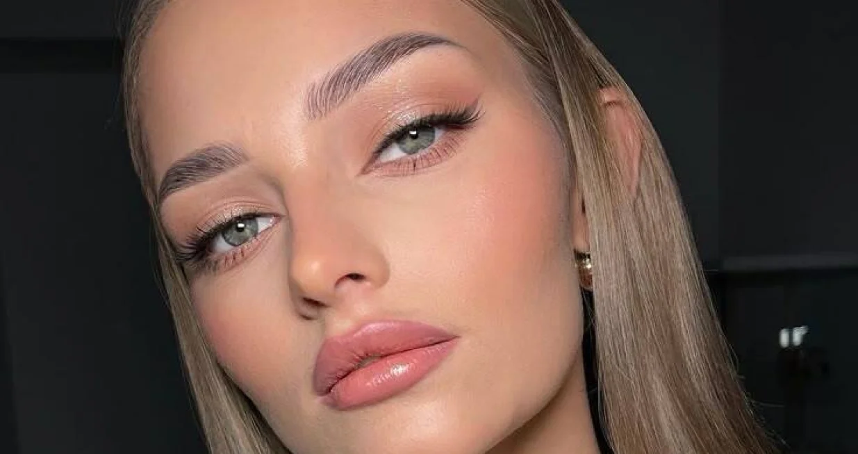 Soft matte make up//