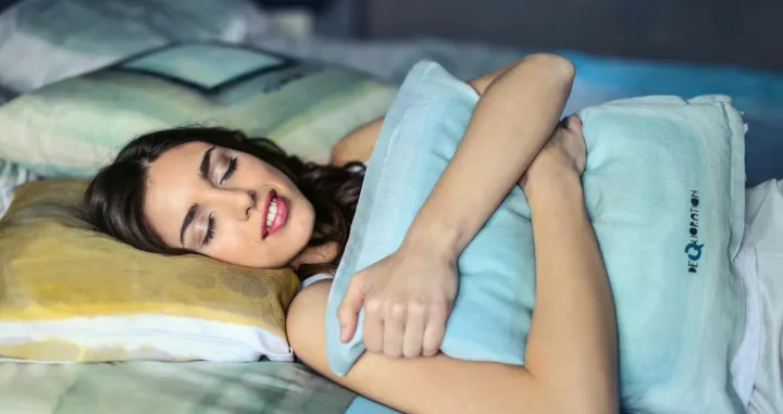 Spavanje s jastucima/