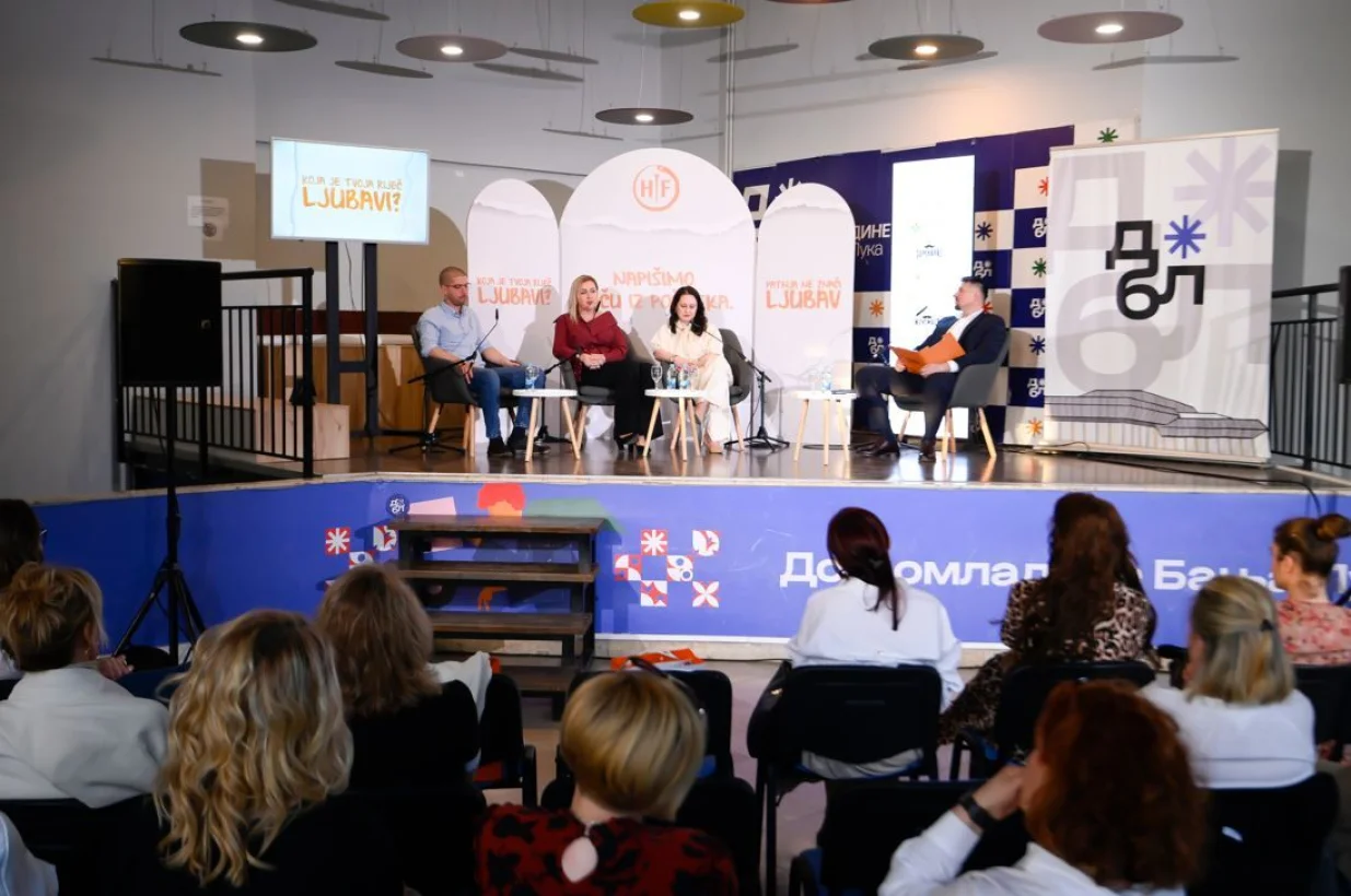 Panel diskusija "Napišimo priču iz početka"//