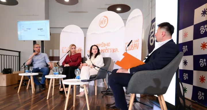 Panel diskusija "Napišimo priču iz početka"//