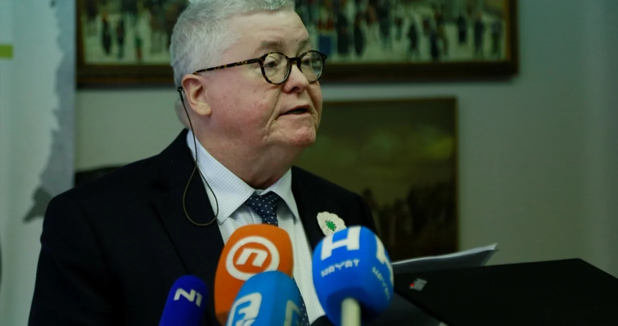 David Pettigrew, Asocijacija nezavisnih intelektualaca Krug 99/Anadolija