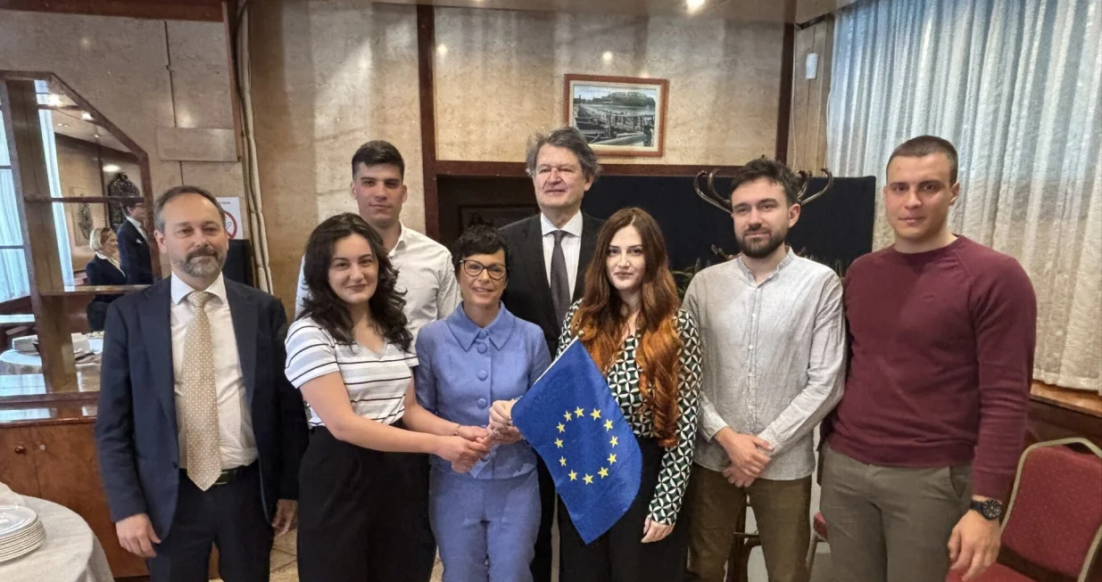 Marta Kos sa studentima u Novom Sadu//