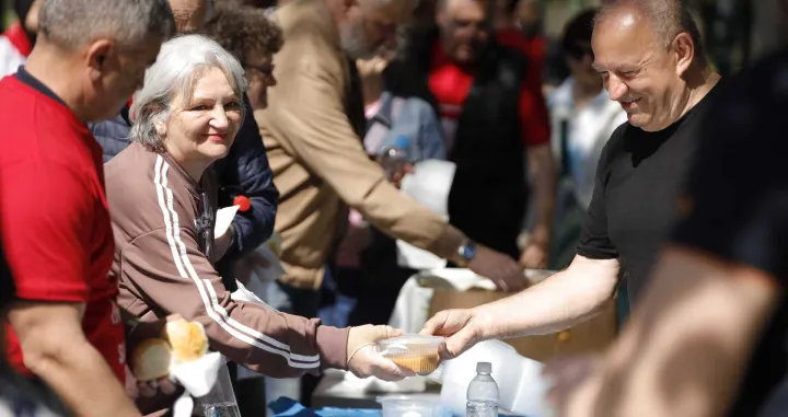 Savez samostalnih sindikata Bosne i Hercegovine povodom obilježavanja 1. maja - Međunarodnog praznika rada u Sarajevu organizovao je radnički doručak - Vilsonovo šetalište/Senad Gubelić