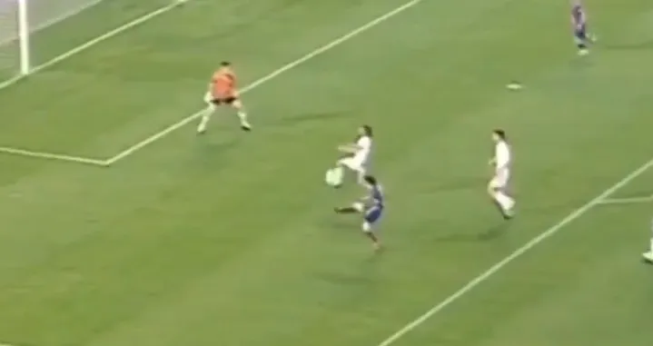 Lionel Messi prvi gol u karijeri