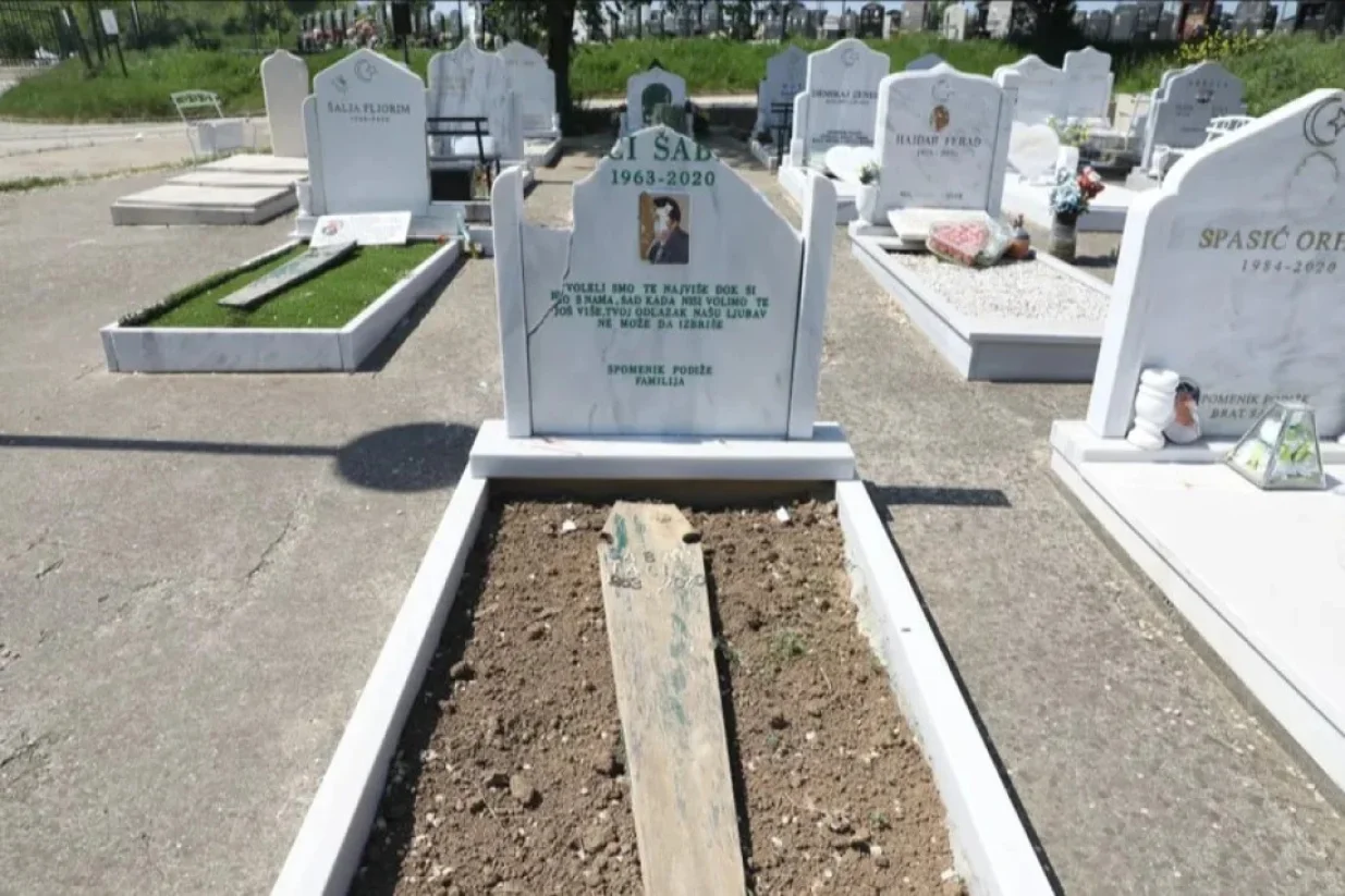 Oskrnavljeno mezarje u Beogradu/Nikola Tomić