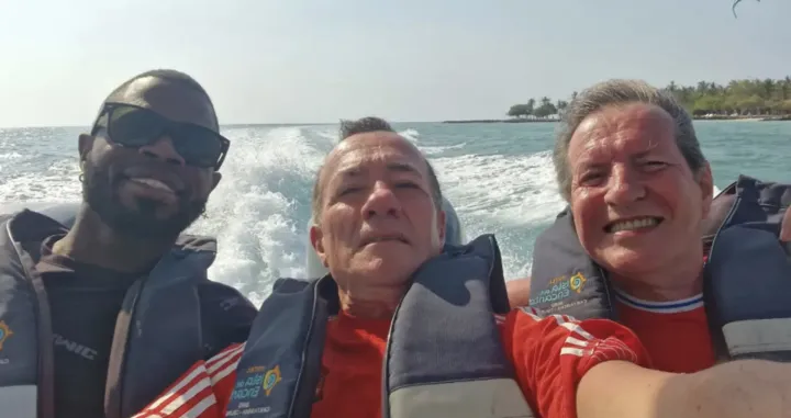 Mosquera i njegovi ljubavnici/Društvene Mreže