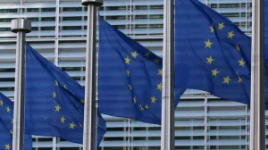 Zastave EU pred sjedištem evropskih institucija u Bruxellesu/