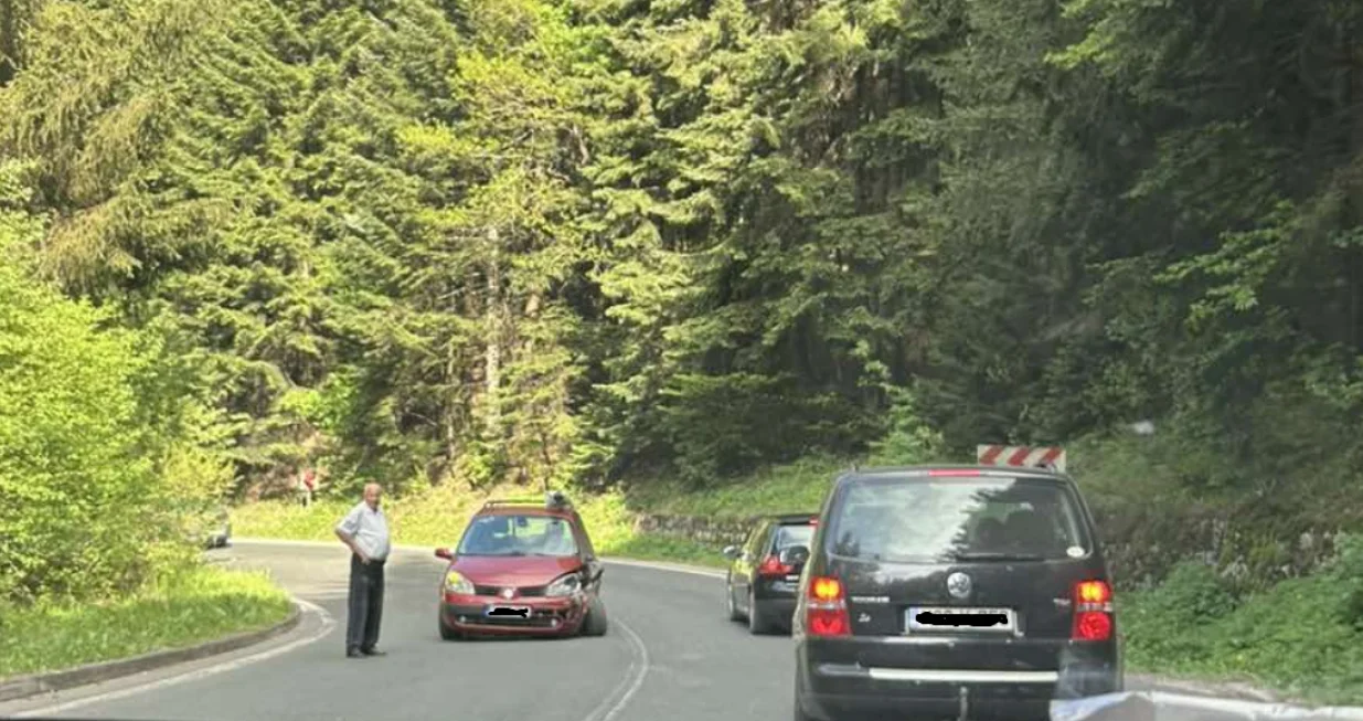 Saobraćajna nesreća kod Olova, obustavljen saobraćaj/Viber