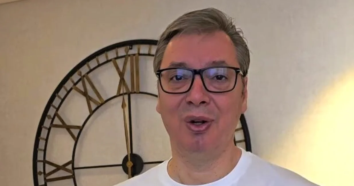 Aleksandar Vučić u majici "I ja sam Ćaci"/Screenshot