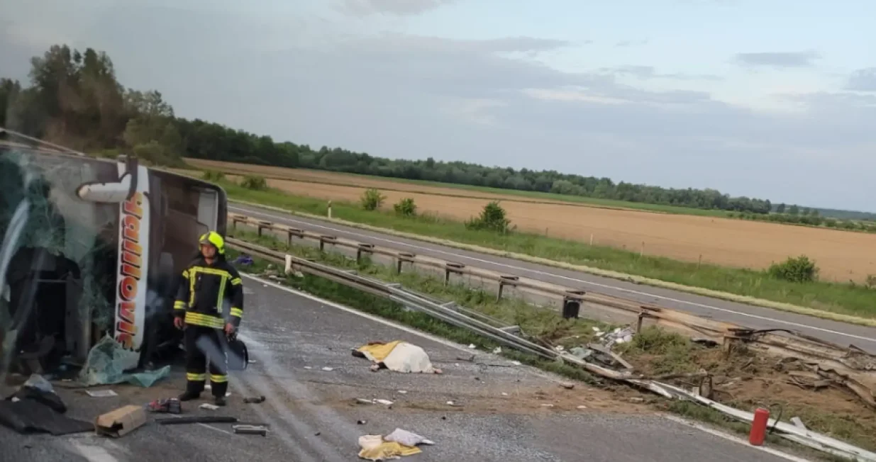 nesreća, a3, autoput, autobus, hrvatska, bih//