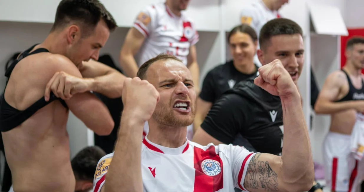 Nemanja Bilbija slavlje u svlačionici