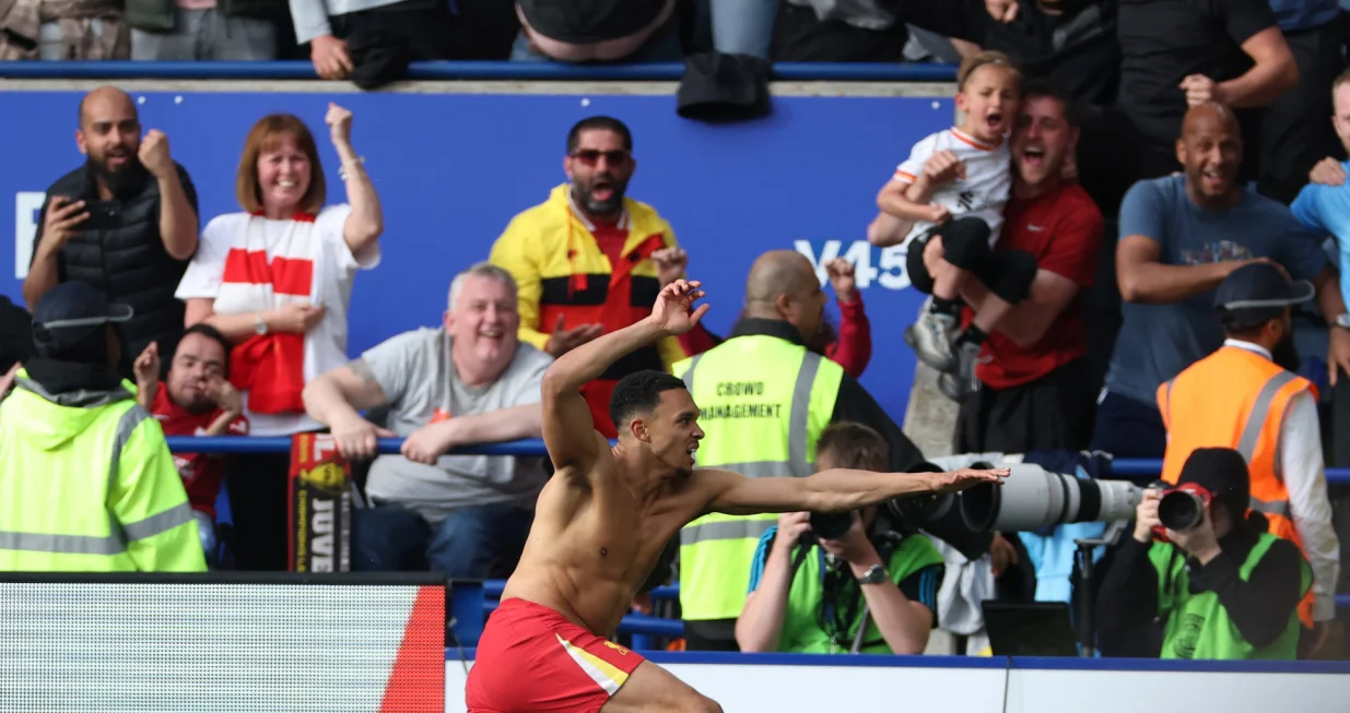 Soccer Football - Premier League - Leicester City v Liverpool - King Power Stadium, Leicester, Britain - April 20, 2025 Liverpool's Trent Alexander-Arnold celebrates scoring their first goal REUTERS/Phil Noble EDITORIAL USE ONLY. NO USE WITH UNAUTHORIZED AUDIO, VIDEO, DATA, FIXTURE LISTS, CLUB/LEAGUE LOGOS OR 'LIVE' SERVICES. ONLINE IN-MATCH USE LIMITED TO 120 IMAGES, NO VIDEO EMULATION. NO USE IN BETTING, GAMES OR SINGLE CLUB/LEAGUE/PLAYER PUBLICATIONS. PLEASE CONTACT YOUR ACCOUNT REPRESENTATIVE FOR FURTHER DETAILS..
