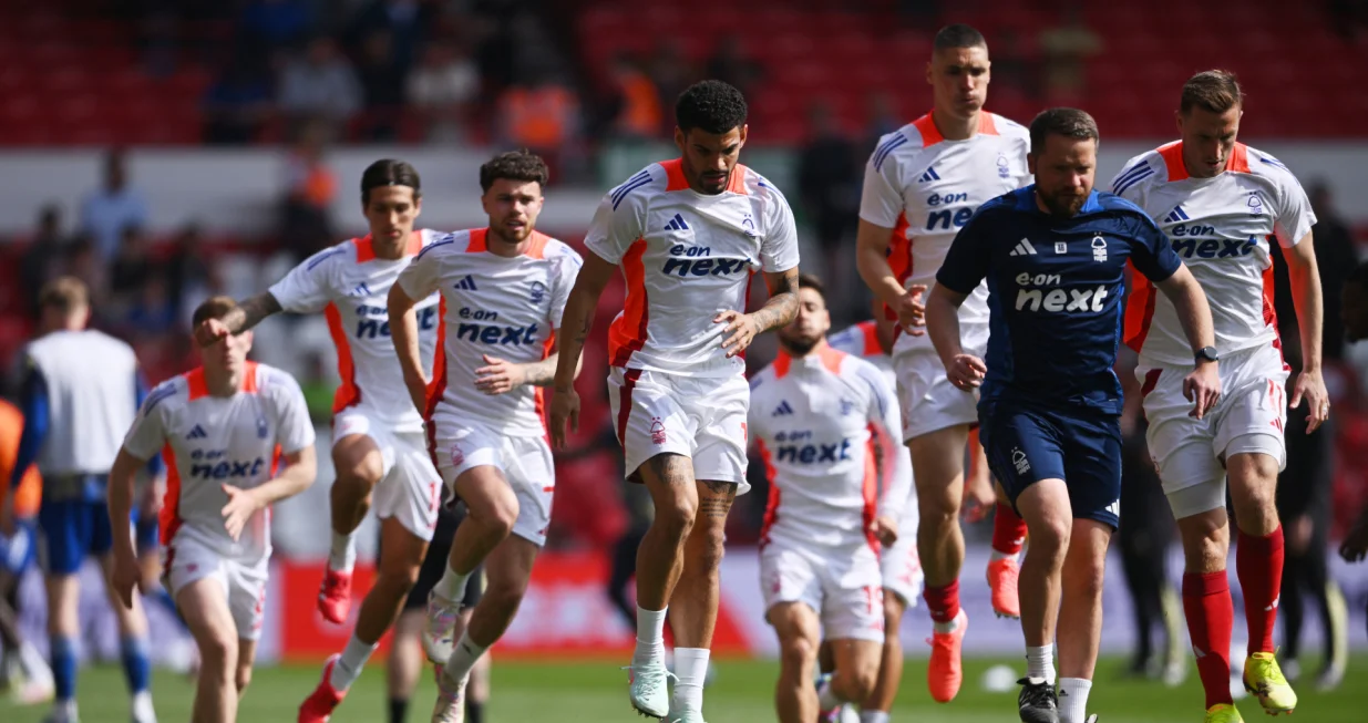 Soccer Football - Premier League - Nottingham Forest v Everton - The City Ground, Nottingham, Britain - April 12, 2025 Nottingham Forest's Morgan Gibbs-White, Nottingham Forest's Nikola Milenkovic and Nottingham Forest's Chris Wood during the warm up before the match REUTERS/Jaimi Joy EDITORIAL USE ONLY. NO USE WITH UNAUTHORIZED AUDIO, VIDEO, DATA, FIXTURE LISTS, CLUB/LEAGUE LOGOS OR 'LIVE' SERVICES. ONLINE IN-MATCH USE LIMITED TO 120 IMAGES, NO VIDEO EMULATION. NO USE IN BETTING, GAMES OR SINGLE CLUB/LEAGUE/PLAYER PUBLICATIONS. PLEASE CONTACT YOUR ACCOUNT REPRESENTATIVE FOR FURTHER DETAILS..