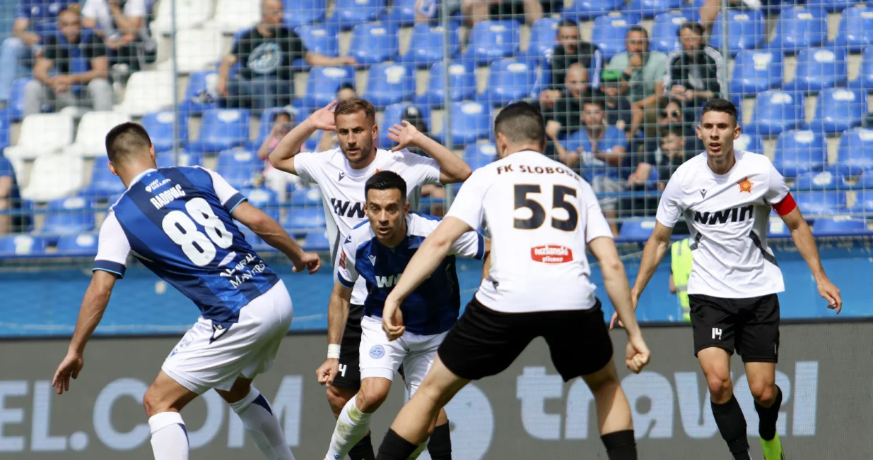 FK Sloboda - FK Željezničar (FOTO: Sport1/Sanel Konjhodžić)