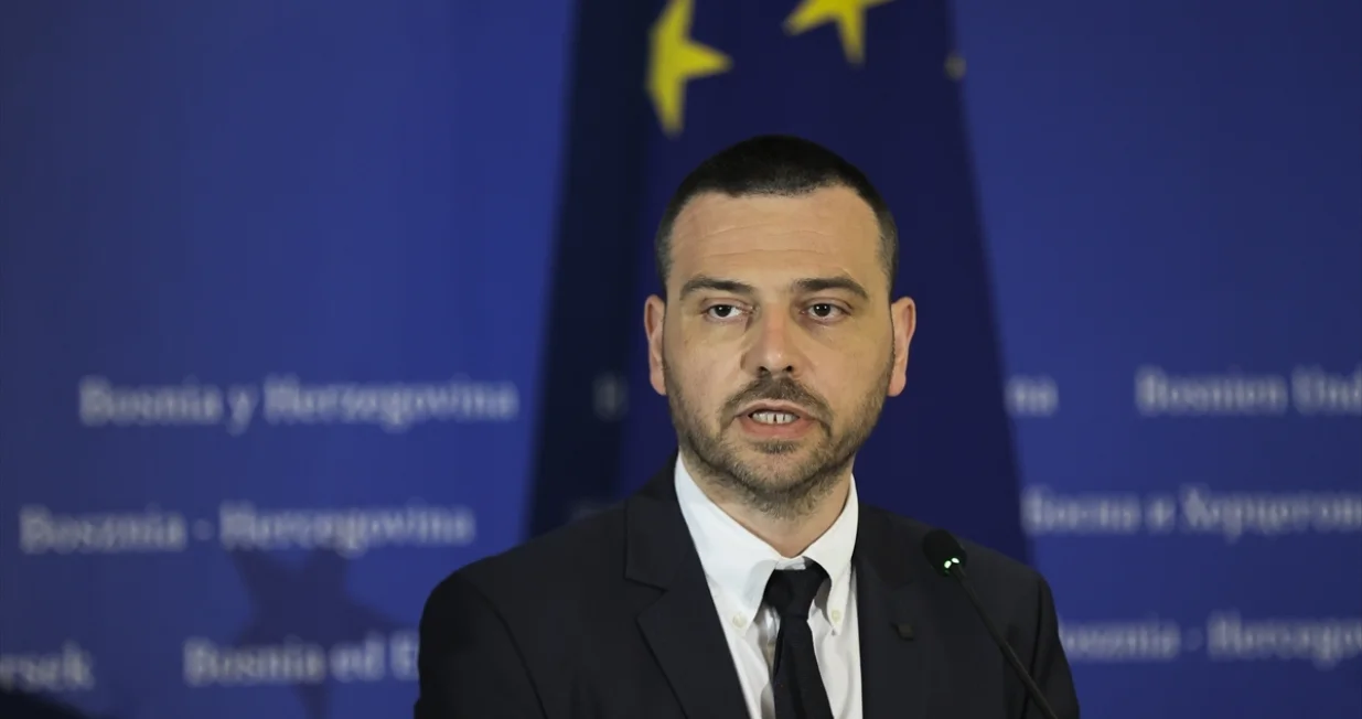 Magazinović:/Anadolija/