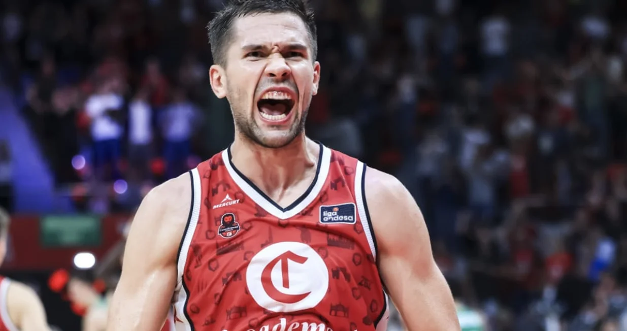 Emir Sulejmanović - košarkaš ekipe Casademont Zaragoza