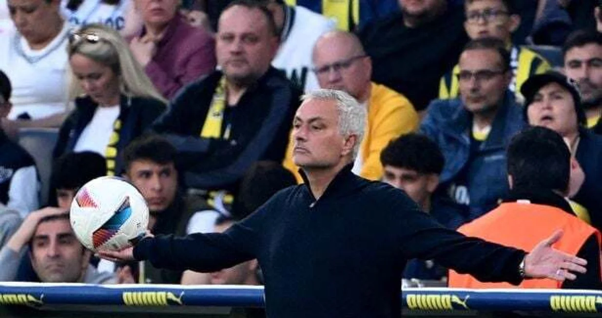 Jose Mourinho (FOTO: X)