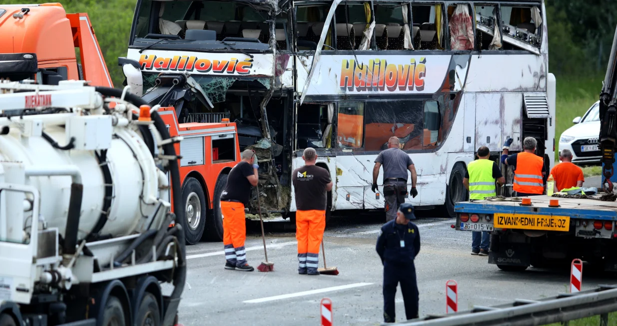 04.05.2025., Popovaca - Prometna nesrece u kojoj je sudjelovao autobus i osobni automobil. U nesreci su dvije osobe poginule te ih je nekoliko ozlijedjeno. Photo: Emica Elvedji/PIXSELL/Emica Elvedji/pixsell