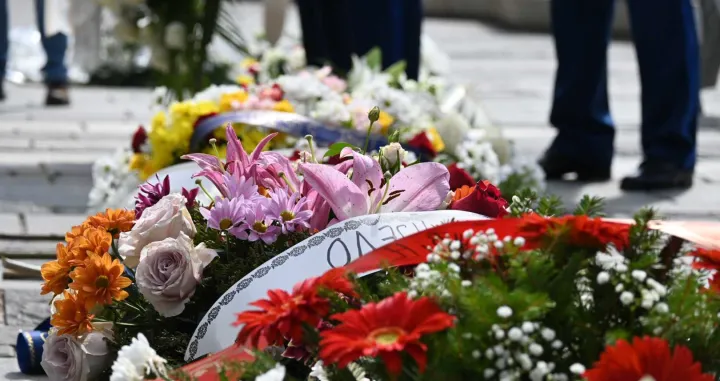 Odavanje počasti na Spomen-obilježju ubijenoj djeci opkoljenog Sarajeva/Andrej Bjeloš