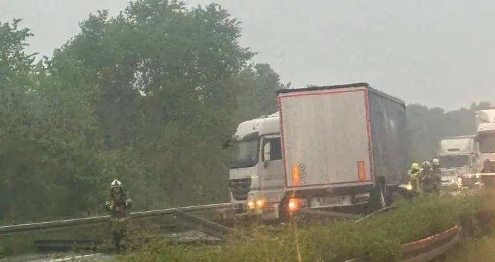 nesreća, kamion, A1, autoput, saobraćaj//