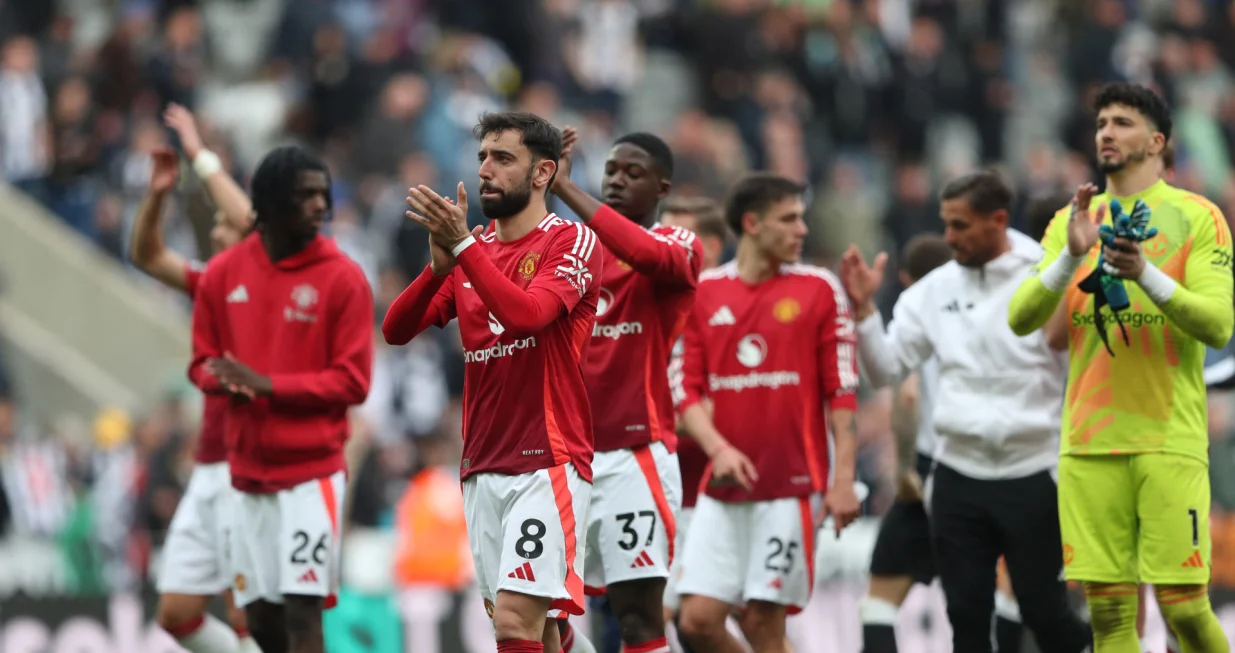 Soccer Football - Premier League - Newcastle United v Manchester United - St James' Park, Newcastle, Britain - April 13, 2025 Manchester United's Bruno Fernandes looks dejected after the match REUTERS/Scott Heppell EDITORIAL USE ONLY. NO USE WITH UNAUTHORIZED AUDIO, VIDEO, DATA, FIXTURE LISTS, CLUB/LEAGUE LOGOS OR 'LIVE' SERVICES. ONLINE IN-MATCH USE LIMITED TO 120 IMAGES, NO VIDEO EMULATION. NO USE IN BETTING, GAMES OR SINGLE CLUB/LEAGUE/PLAYER PUBLICATIONS. PLEASE CONTACT YOUR ACCOUNT REPRESENTATIVE FOR FURTHER DETAILS..