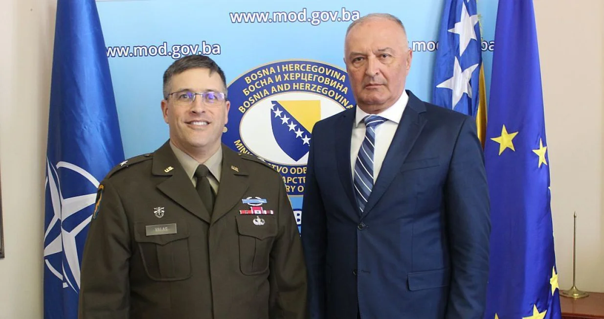 Matthew Valas i Zukan Helez//