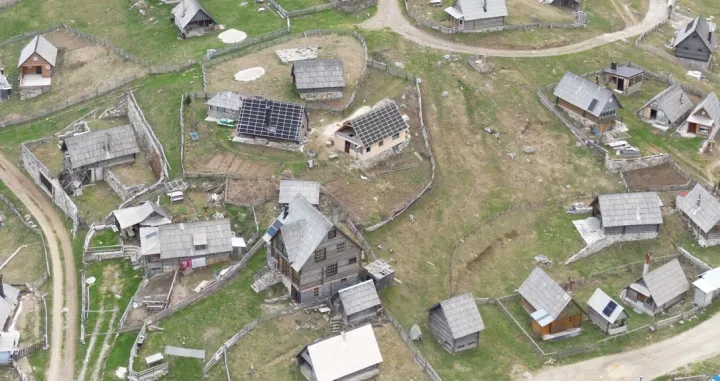 Izgradnja objekata na Prokoškom jezeru//