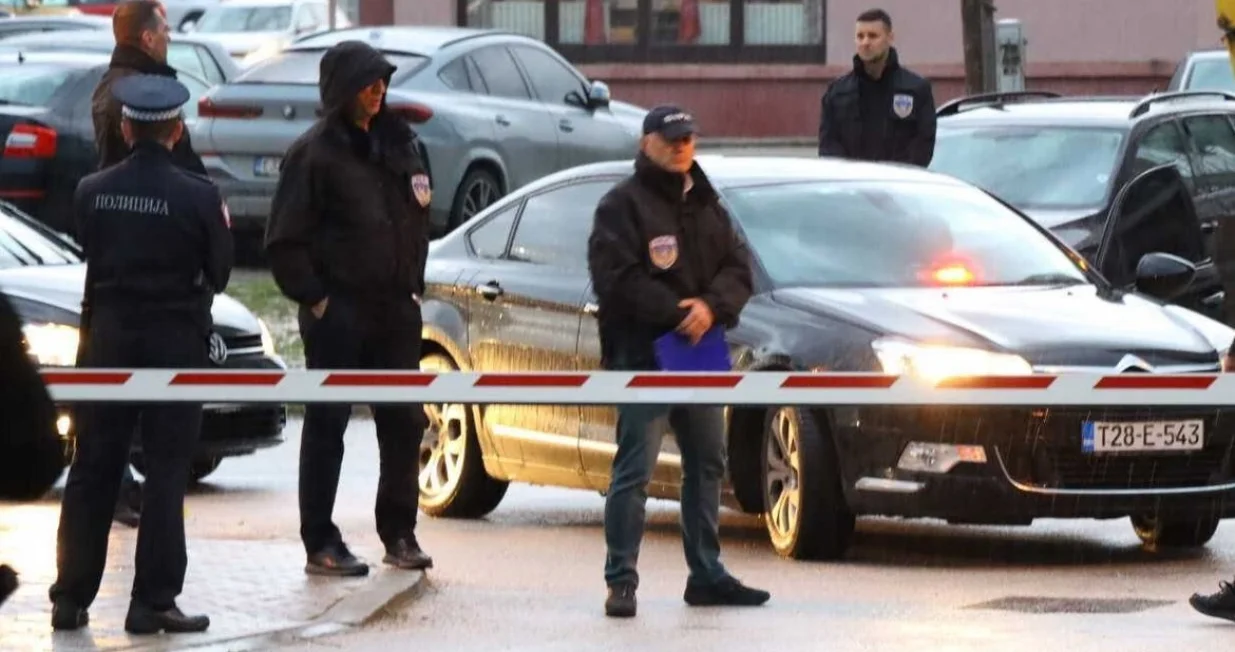 Inspektori su pokušalu uručiti Dodiku nalog za hapšenje/Detektor/Detektor