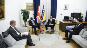 SARAJEVO, 6. maja (FENA) - Ministar vanjskih poslova Velike Britanije David Lammy doputovao je u službenu posjetu Bosni i Hercegovini. (Foto FENA/Almir Razić)/Almir Razić 