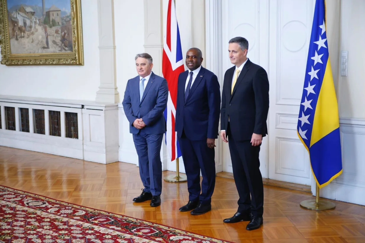 David Lemmy se u Predsjedništvu BiH sastao sa Željkom Komšićem i Denisom Bećirovićem/Damir Deljo