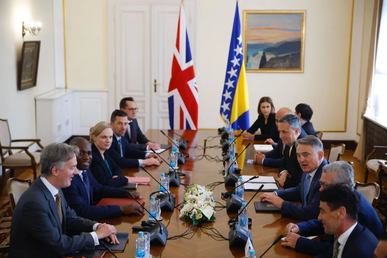 David Lemmy se u Predsjedništvu BiH sastao sa Željkom Komšićem i Denisom Bećirovićem/Damir Deljo