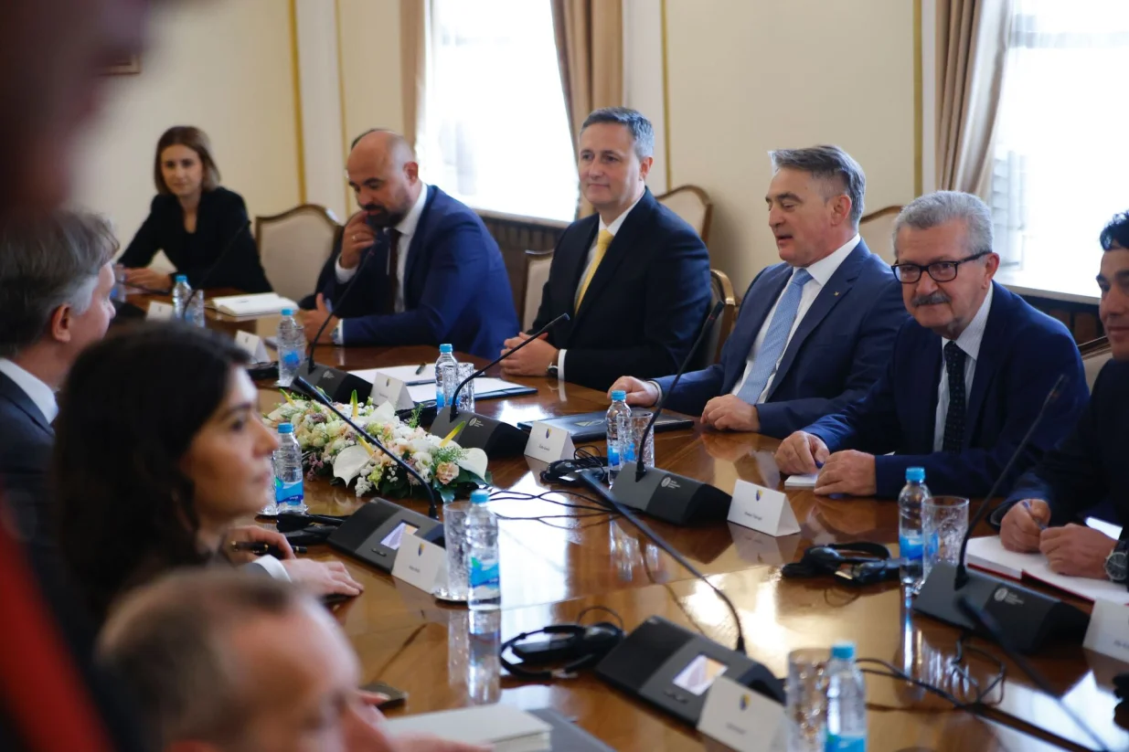 David Lemmy se u Predsjedništvu BiH sastao sa Željkom Komšićem i Denisom Bećirovićem/Damir Deljo