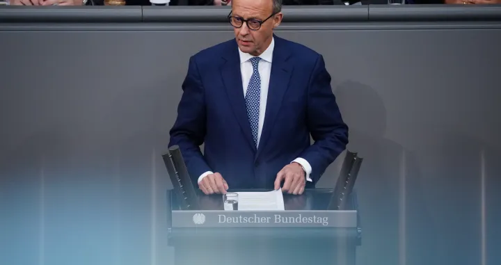 epa10364726 Chairman of the Christian Democratic Union (CDU) party and faction Friedrich Merz speaks at the Parliament building in Berlin, Germany, 14 December 2022. German Chancellor Olaf Scholz addressed German MPs regarding the upcoming European Council on 15 and 16 December 2022, and to the EU-ASEAN Summit on 14 December 2022. EPA/CLEMENS BILAN/Clemens Bilan