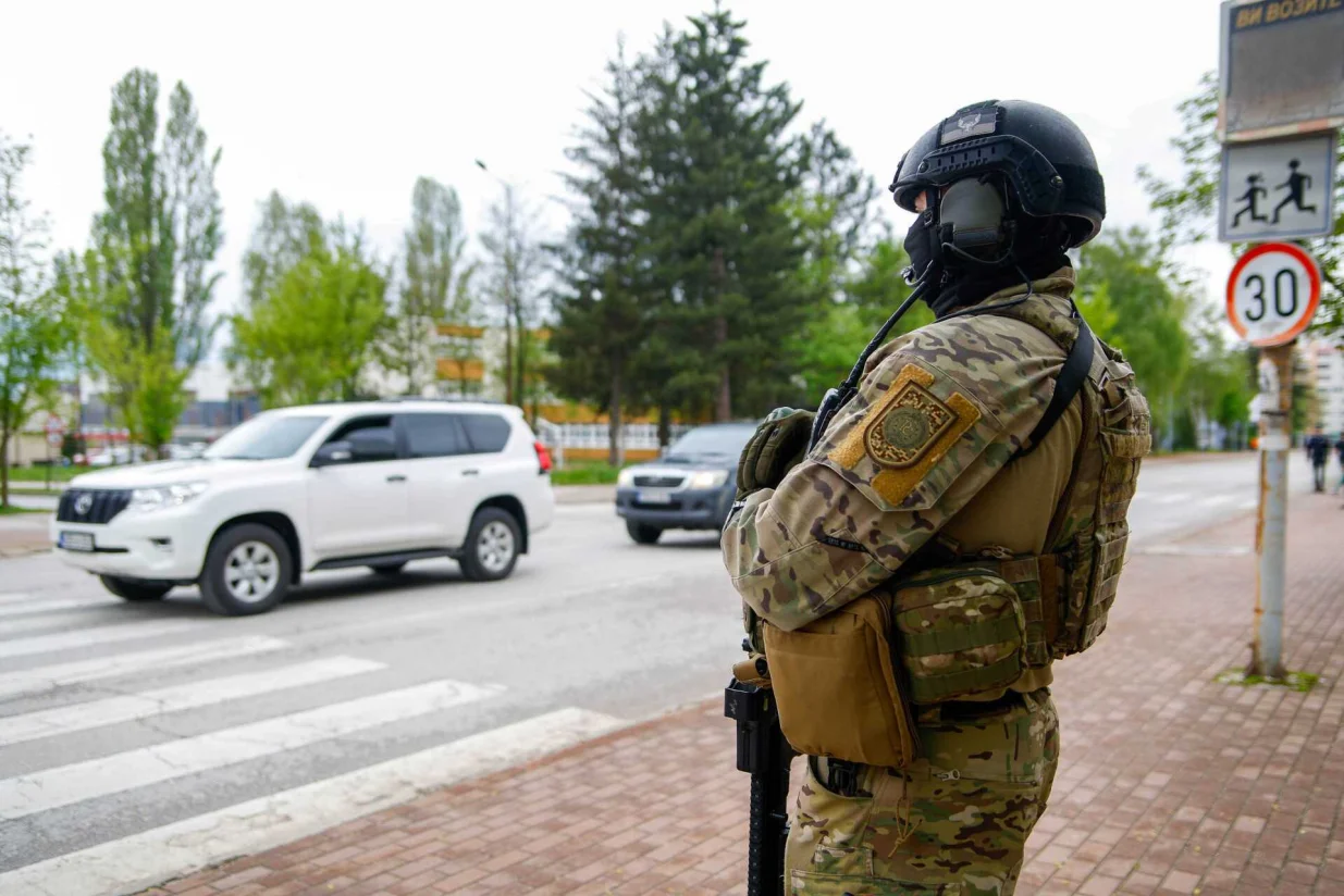 MUP RS, SAJ, specijalci čuvaju Milorada Dodika, specijalci ispred Univerziteta u Istočnom Sarajevu/Damir Deljo