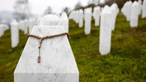 Memorijalni centar Potočari zimi/Damir Deljo