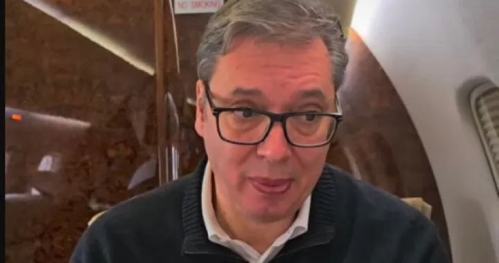 Aleksandar Vučić, poruka iz aviona/Prtsc