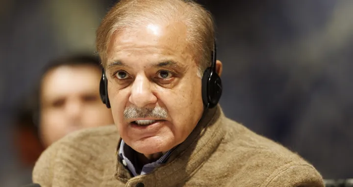 epa10396620 Prime Minister of Pakistan Shehbaz Sharif delivers his remarks during the International Conference on Climate-Resilient Pakistan, at the European headquarters of the United Nation, in Geneva, Switzerland, 09 January 2023. EPA/SALVATORE DI NOLFI/Salvatore Di Nolfi