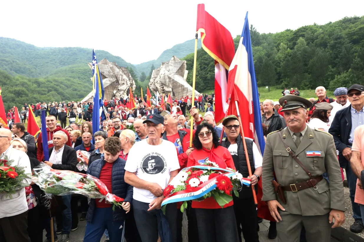 Tjentište 80 god antifašisti/Didier Torche 